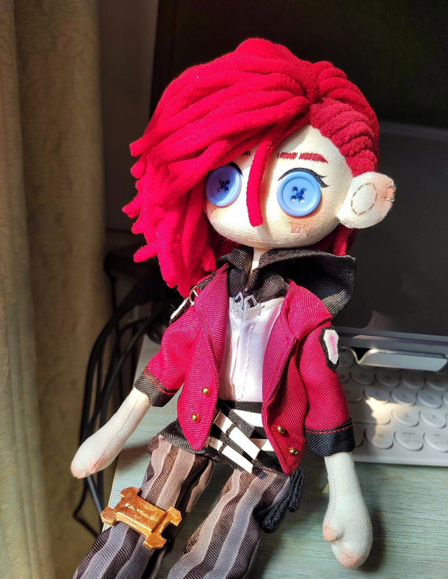 Vi