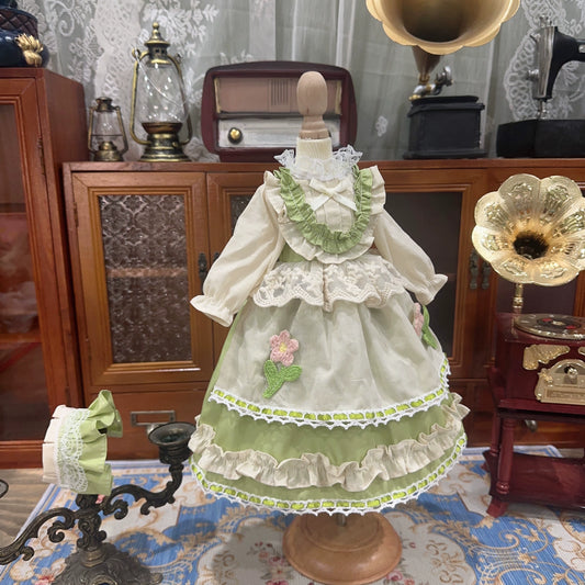Green and Flower Six-point Dress