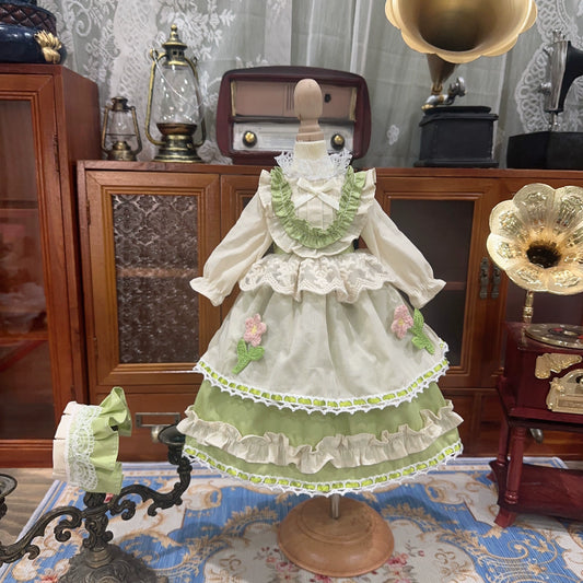 Green and Flower Six-point Dress