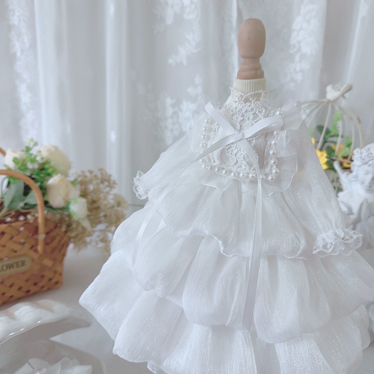 Six-point White Party Dress