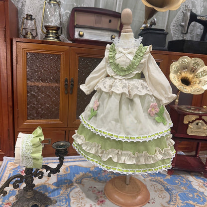 Green and Flower Six-point Dress